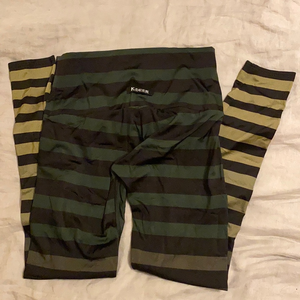 EUC 🧘‍♀️ pants!